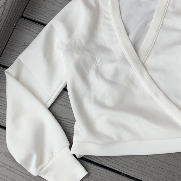 SPANX Air Essential Tie Wrap Top - Picture 4 of 10